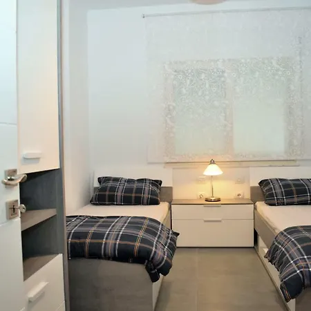 Orchid - 163 Plazhi San Pietro